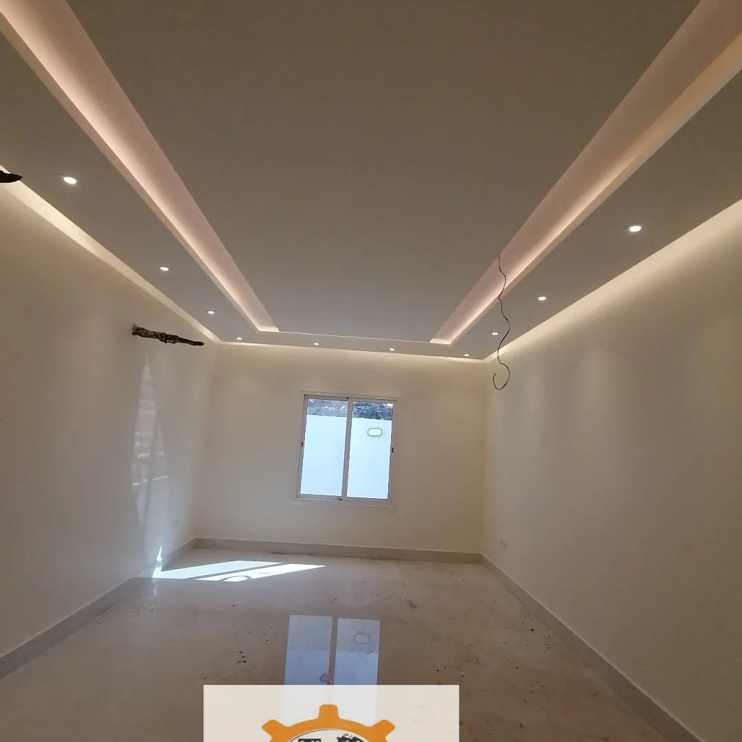 تشطيب غرف وصالات الشقق مع الديكورات والإضاءات بالمدينة المنورة